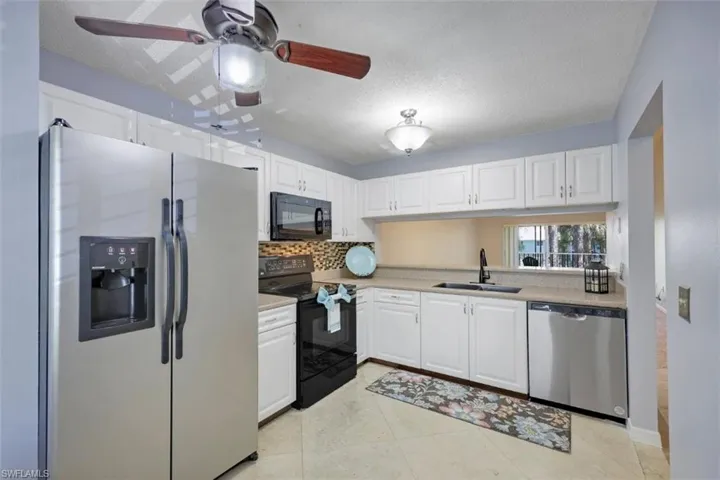 spacious Eat in Kitchen
