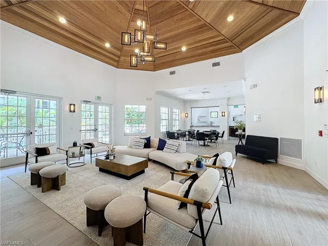 400  Flagship  DR, Naples, FL 34108