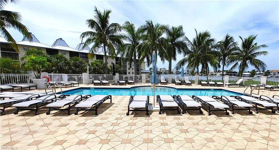 400  Flagship  DR, Naples, FL 34108
