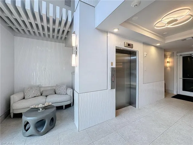 400  Flagship  DR, Naples, FL 34108