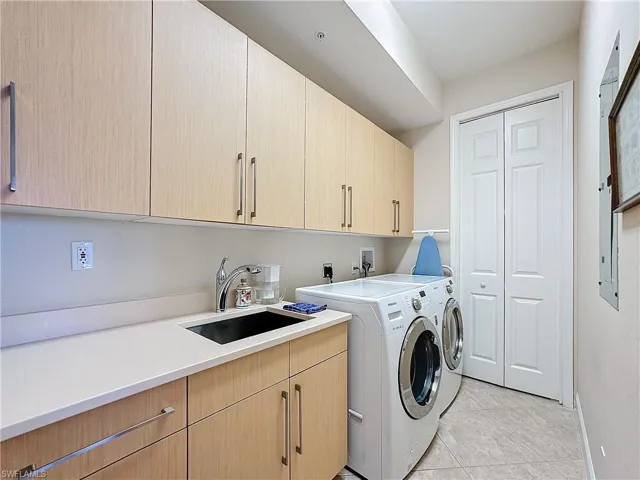 400  Flagship  DR, Naples, FL 34108