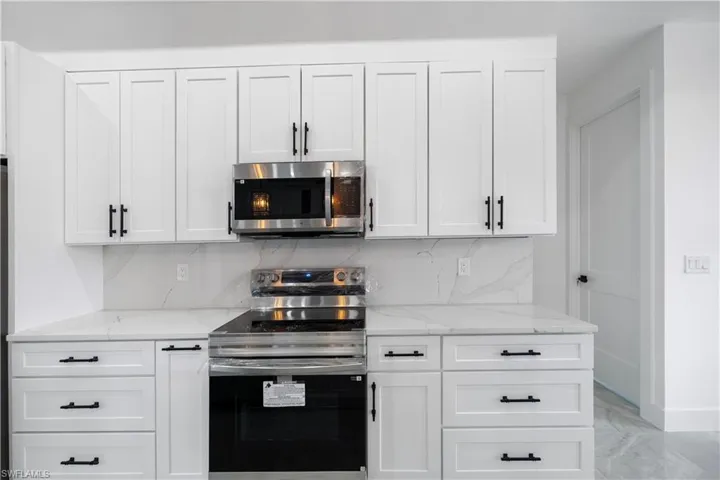 4213 Ne 23rd Pl, Cape Coral, Florida 33909