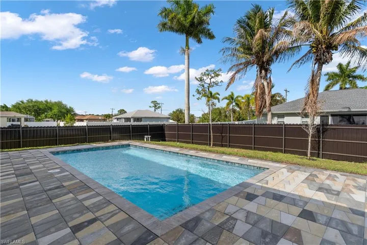 4213 Ne 23rd Pl, Cape Coral, Florida 33909