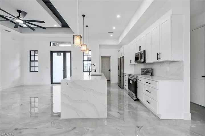 4213 Ne 23rd Pl, Cape Coral, Florida 33909