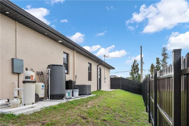 4213 Ne 23rd Pl, Cape Coral, Florida 33909