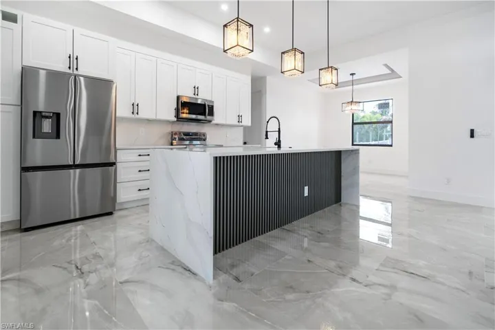 4213 Ne 23rd Pl, Cape Coral, Florida 33909