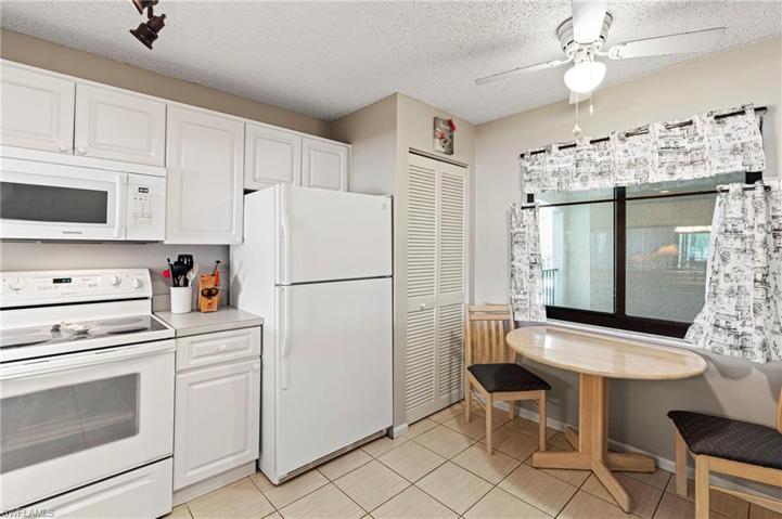 5792 Deauville CIR # 201, NAPLES FL 34112
