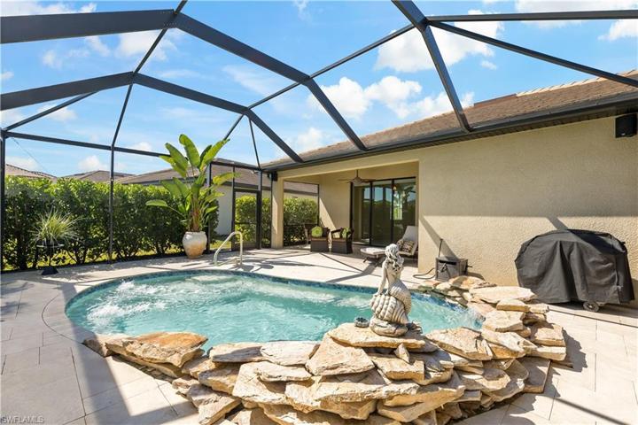 9206 Shadow Oak LN, NAPLES FL 34120