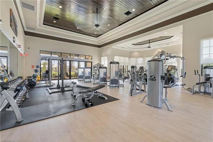 9206 Shadow Oak LN, NAPLES FL 34120