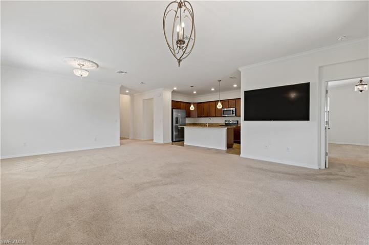 9206 Shadow Oak LN, NAPLES FL 34120