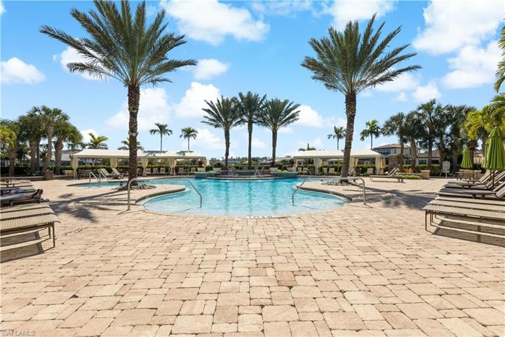 9206 Shadow Oak LN, NAPLES FL 34120