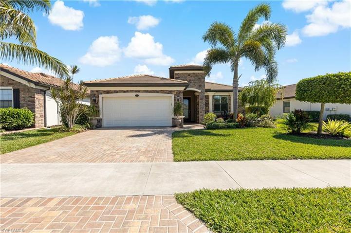 9206 Shadow Oak LN, NAPLES FL 34120