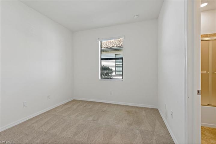 9206 Shadow Oak LN, NAPLES FL 34120