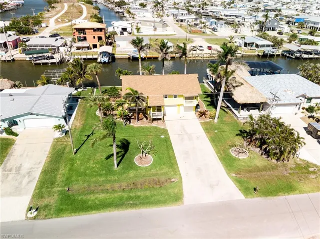 Bird's eye view featuring a residential view and a water view