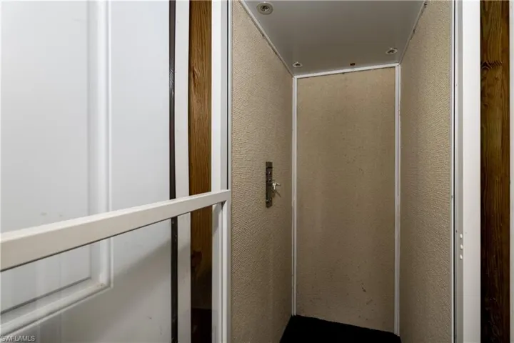Enclosed lift