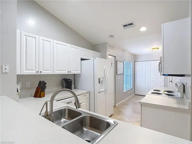 4970 Deerfield Way F-203, Naples, Florida 34110