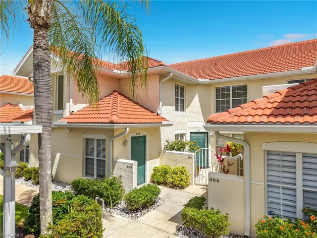 4970 Deerfield Way F-203, Naples, Florida 34110
