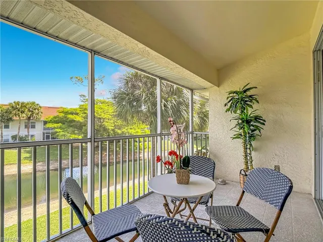 4970 Deerfield Way F-203, Naples, Florida 34110