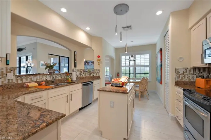 1299  Verde  DR, Naples, FL 34105