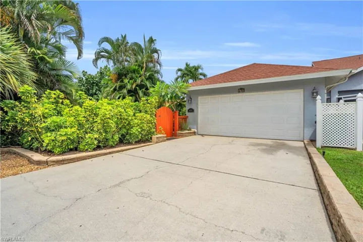 479  Saint Andrews  BLVD, Naples, FL 34113