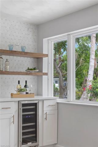 Bar & Wine Cooler
