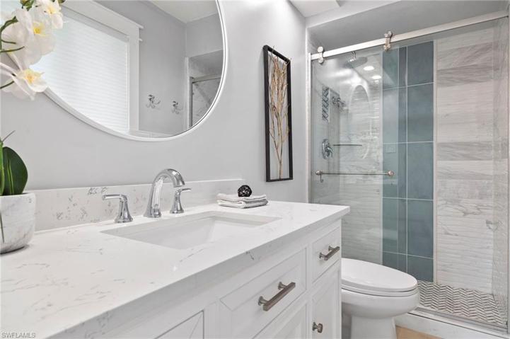 2nd Master bathroom