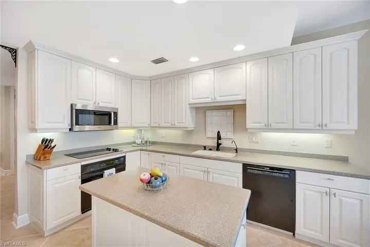 1004  5th S ST, Naples, FL 34102