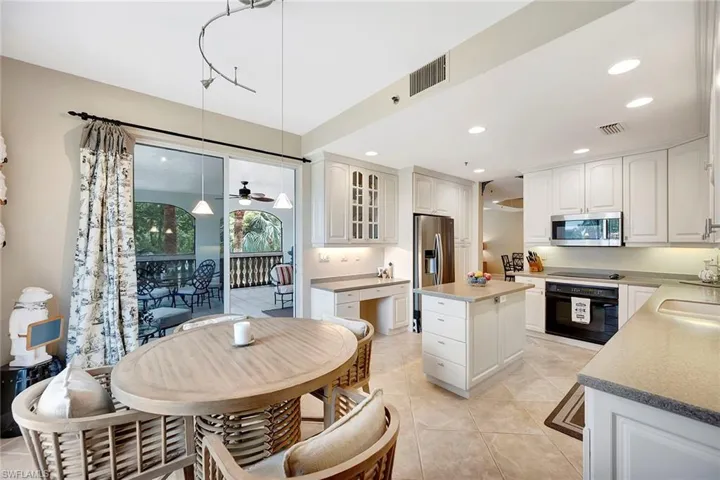 1004  5th S ST, Naples, FL 34102
