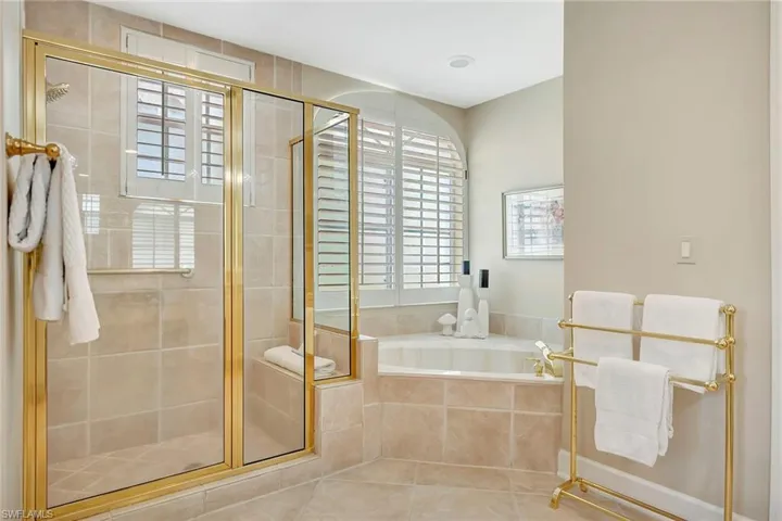 1004  5th S ST, Naples, FL 34102