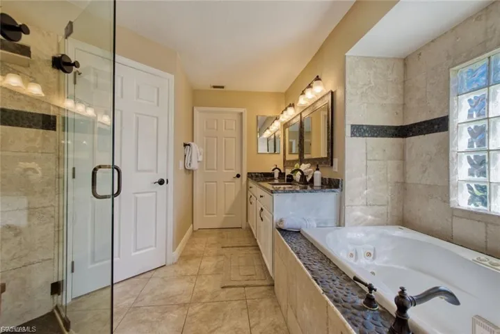 1807 Sw 48th Ln, Cape Coral, Florida 33914