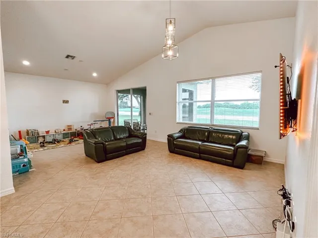 1922 Par DR, NAPLES FL 34120
