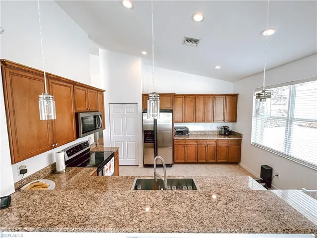 1922 Par DR, NAPLES FL 34120