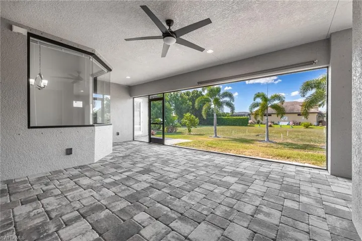 Spacious Screened Lanai with Picture Window Screen