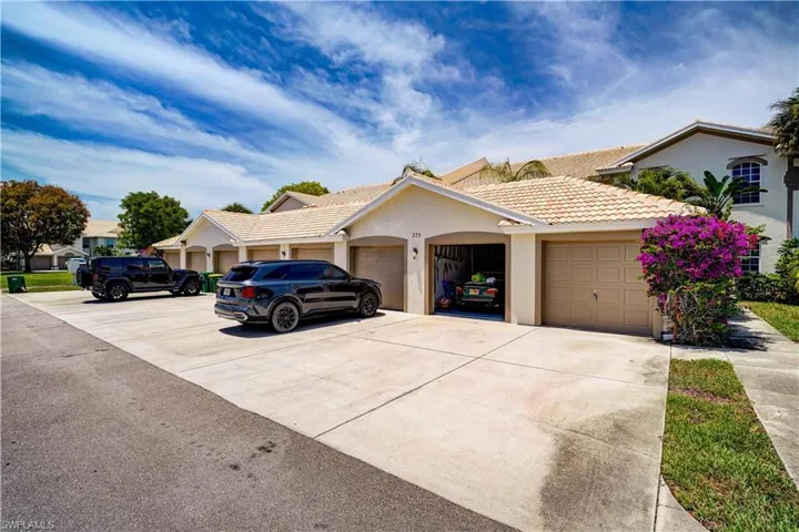 375  Stella Maris N DR, Naples, FL 34114