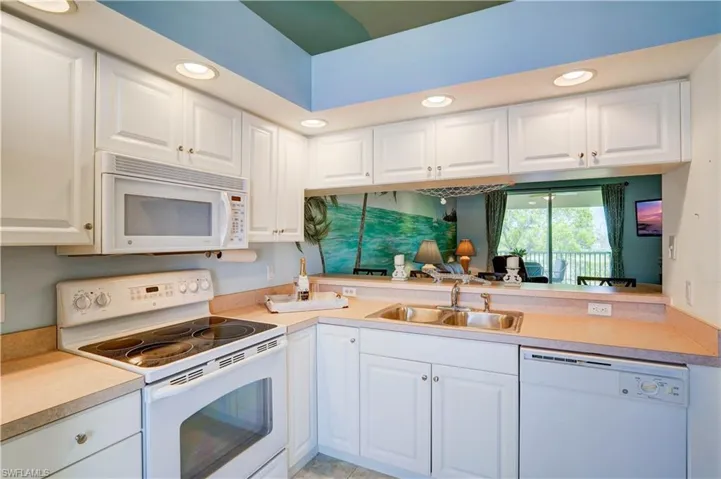 375  Stella Maris N DR, Naples, FL 34114