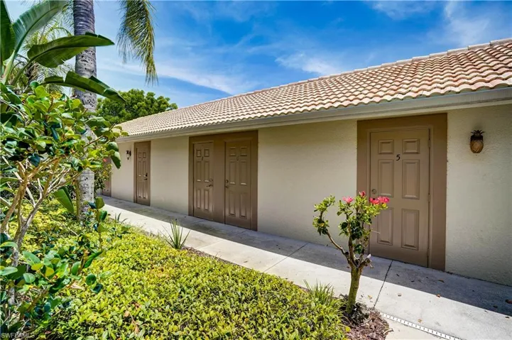 375  Stella Maris N DR, Naples, FL 34114