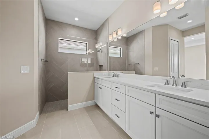 3966  Perseus  ST, Naples, FL 34120