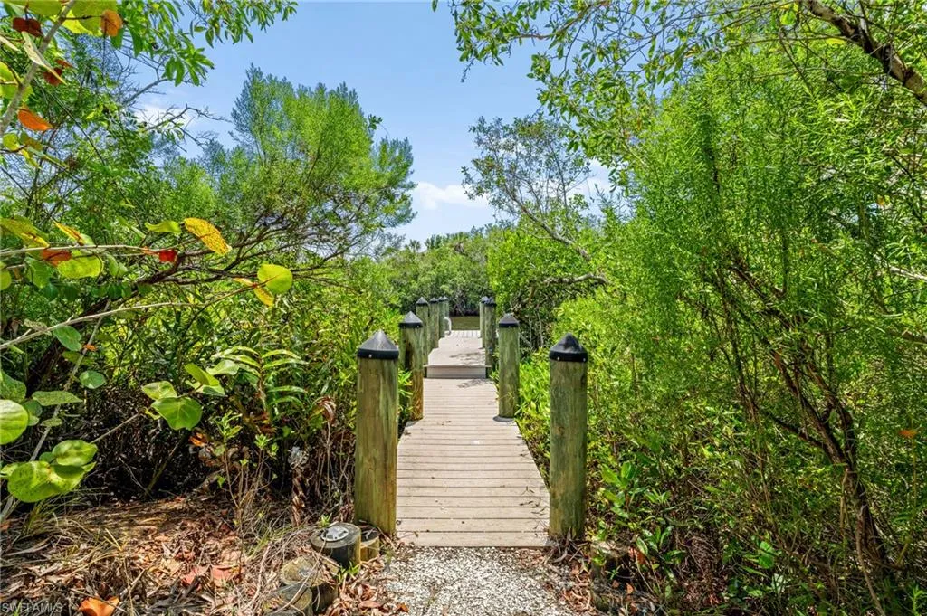 18250 Parkridge CT, Fort Myers, FL 33908,225044908