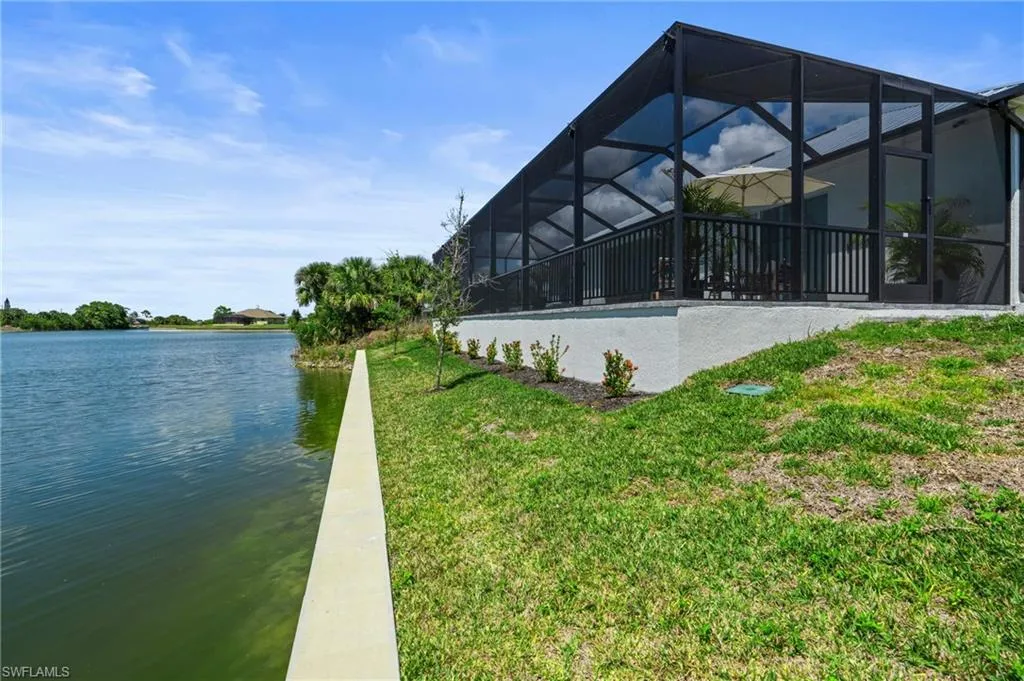 1722 24th AVE, Cape Coral, FL 33909,2025000155