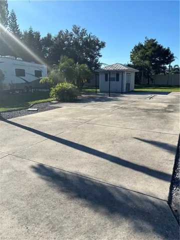 5890 Maplewood Ct., Fort Myers, Florida 33905