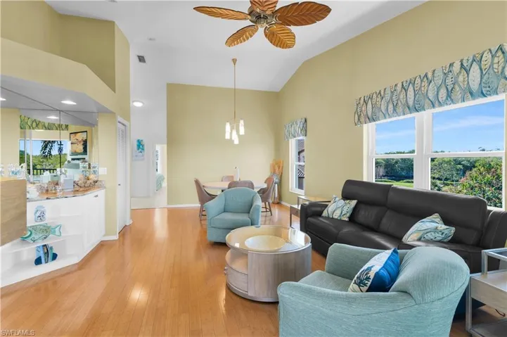 162 Newport Dr 1207, Naples, Florida 34114