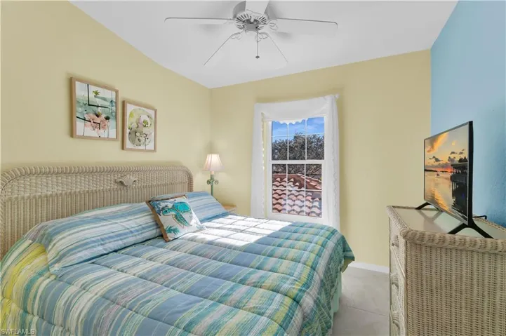 162 Newport Dr 1207, Naples, Florida 34114