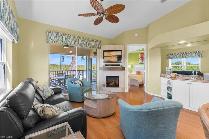 162 Newport Dr 1207, Naples, Florida 34114