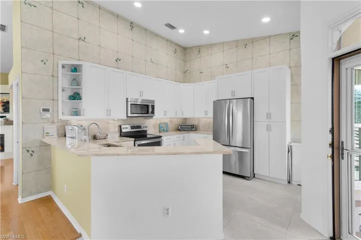 162 Newport Dr 1207, Naples, Florida 34114