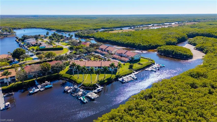 162 Newport Dr 1207, Naples, Florida 34114