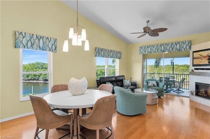 162 Newport Dr 1207, Naples, Florida 34114