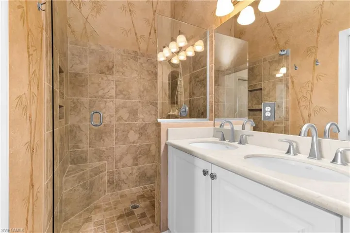 162 Newport Dr 1207, Naples, Florida 34114