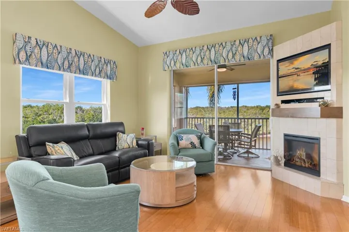 162 Newport Dr 1207, Naples, Florida 34114