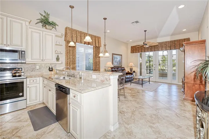 15652  Alton  DR, Fort Myers, FL 33908