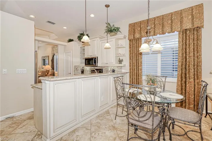 15652  Alton  DR, Fort Myers, FL 33908